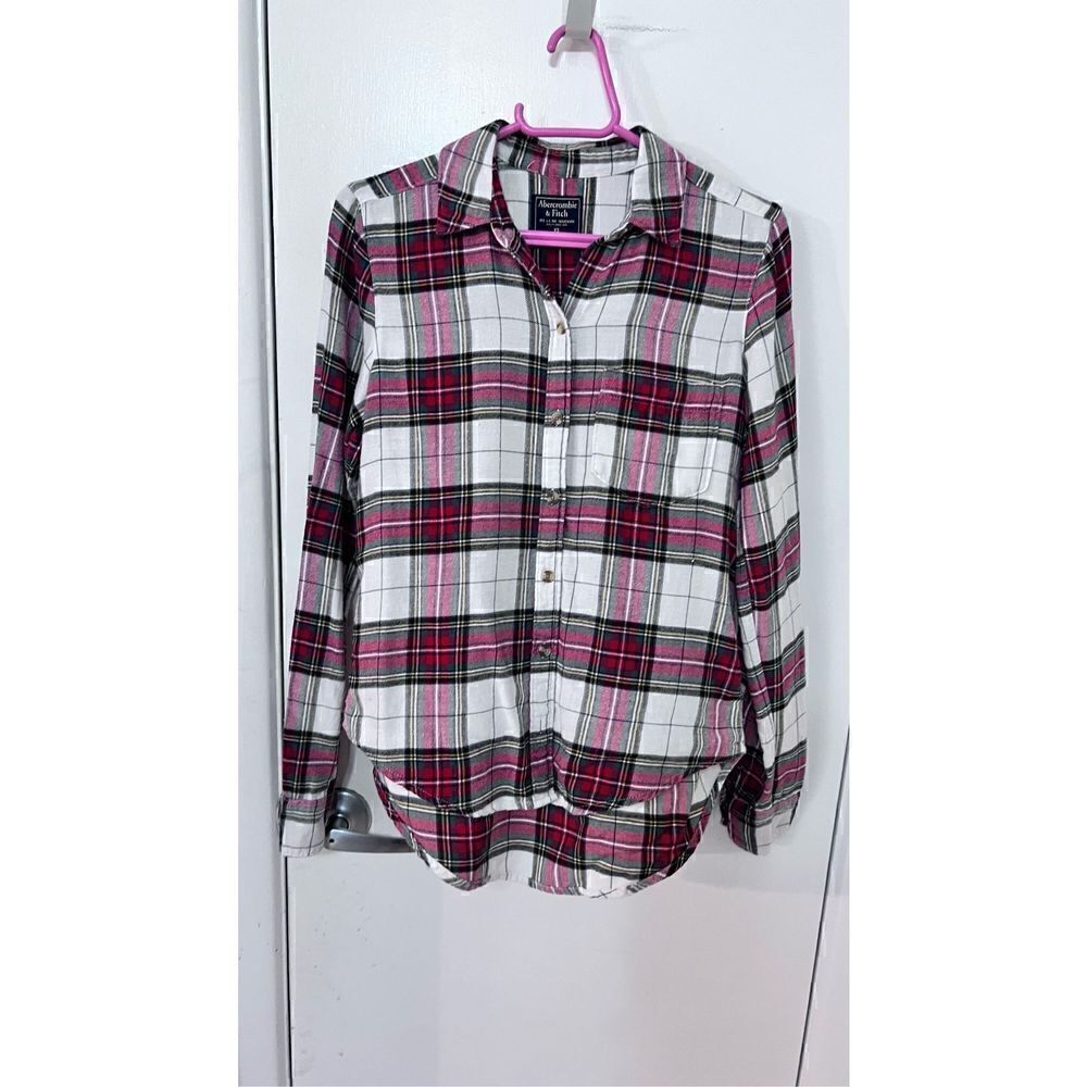 ABERCROMBIE & FITCH RED WHITE FLANNEL BOTTON UP TOP SHIRT WOMENS SZ XS